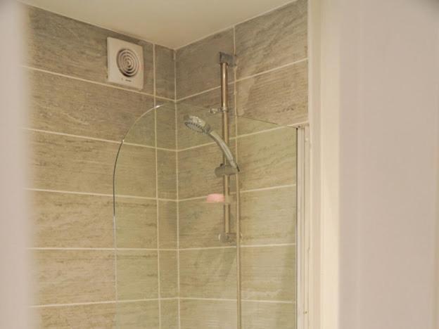 Home In Speke- 8 Mins Walk To Airport Ngoại thất bức ảnh